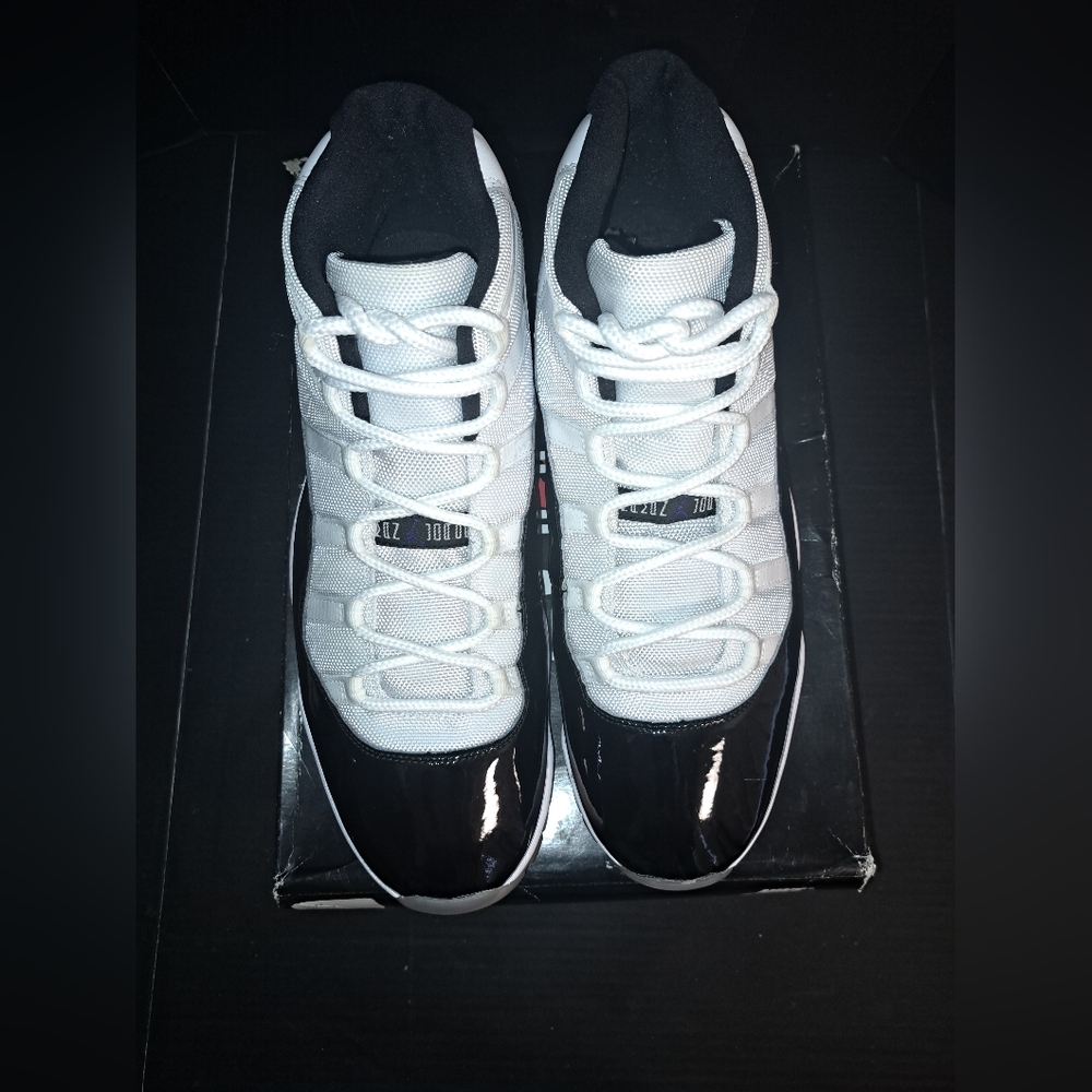 Jordan 11 Retro High Concord Men's Sneakers Size 13.